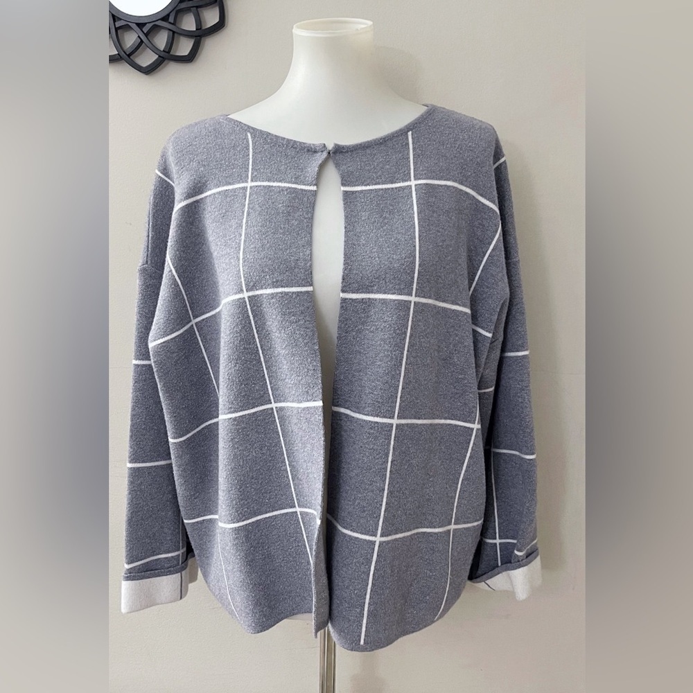 Sioni Gray and White Grid Cardigan